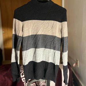 Cashmere sweater with grey stripes